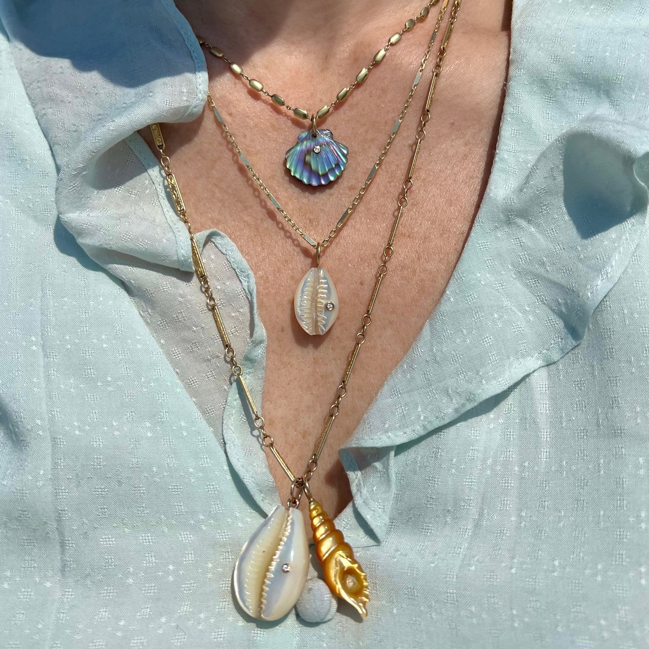 Luminescent Scallop Shell with Diamond Charm Maura Green